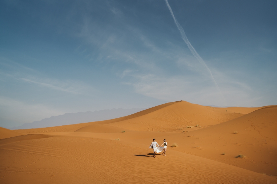 Morocco Sahara Desert Surprise Proposal And Casual Pre-Wedding Photoshoot by A.Y. on OneThreeOneFour 15