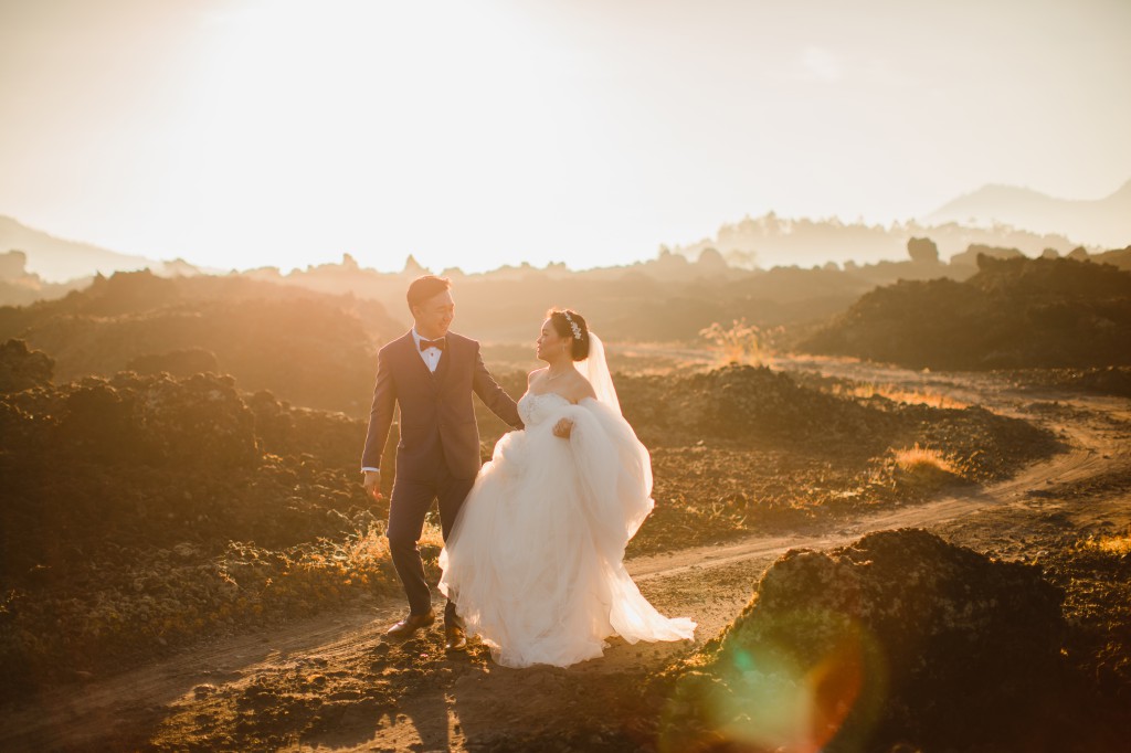 Pre-Wedding Photographer In Bali: Photoshoot At Mount Batur, Kintamani Forest, Cepung Waterfall And Tegal Wangi Beach by Hendra  on OneThreeOneFour 10