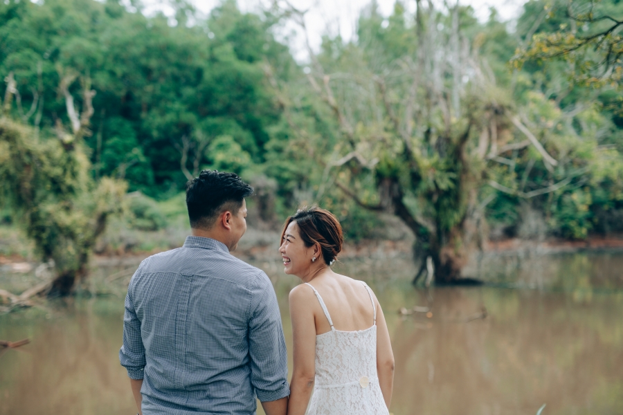Singapore Pre Wedding Couple Photoshoot At Seletar Colonial Houses by Cheng on OneThreeOneFour 15
