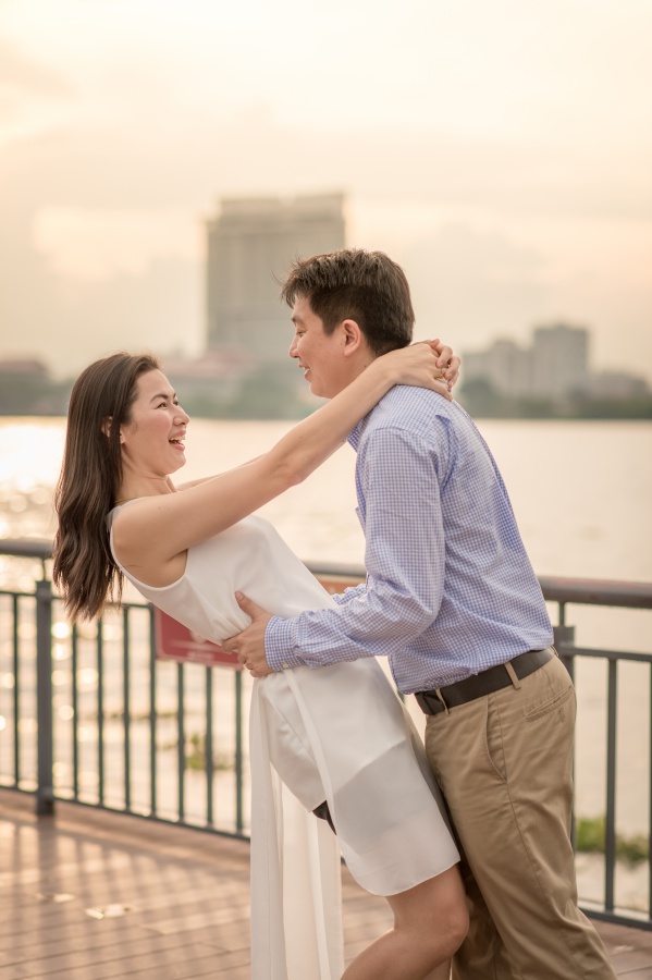 Bangkok Engagement Photoshoot At Asiatique  by Nat on OneThreeOneFour 13