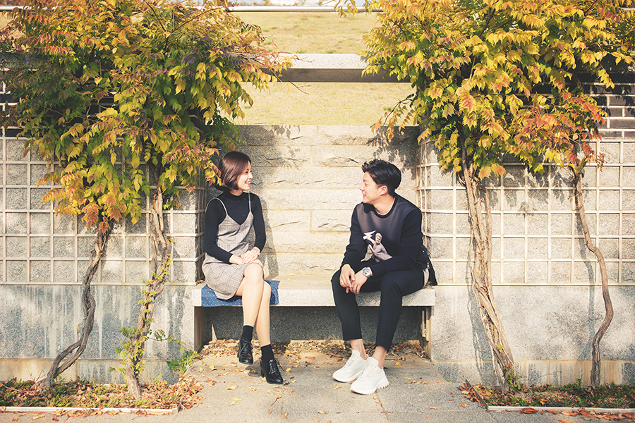Korea Autumn Casual Couple Photoshoot At Songdo Central Park  by Junghoon on OneThreeOneFour 6