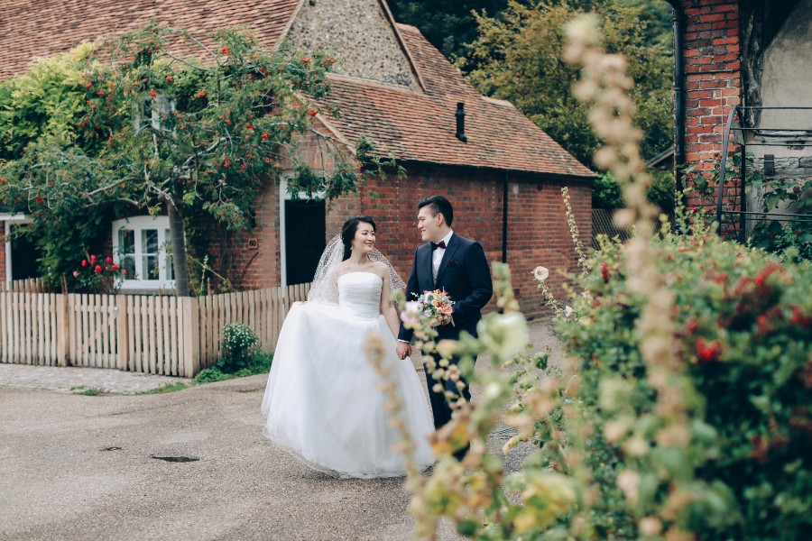 CH&ZW: Nature pre-wedding in London by Dom on OneThreeOneFour 12