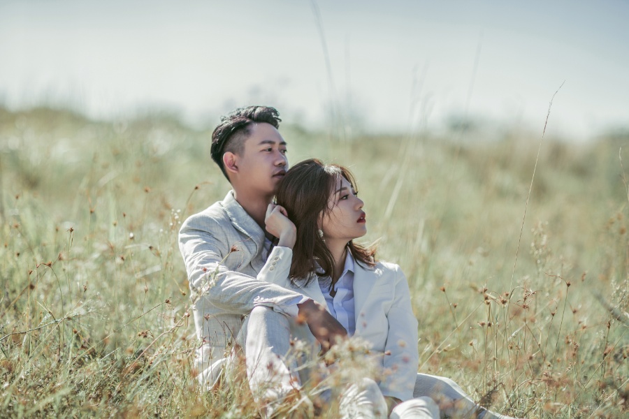 Taiwan Casual Unorthodox Modern Prewedding Photoshoot near Food Truck and Fields by Doukou on OneThreeOneFour 27