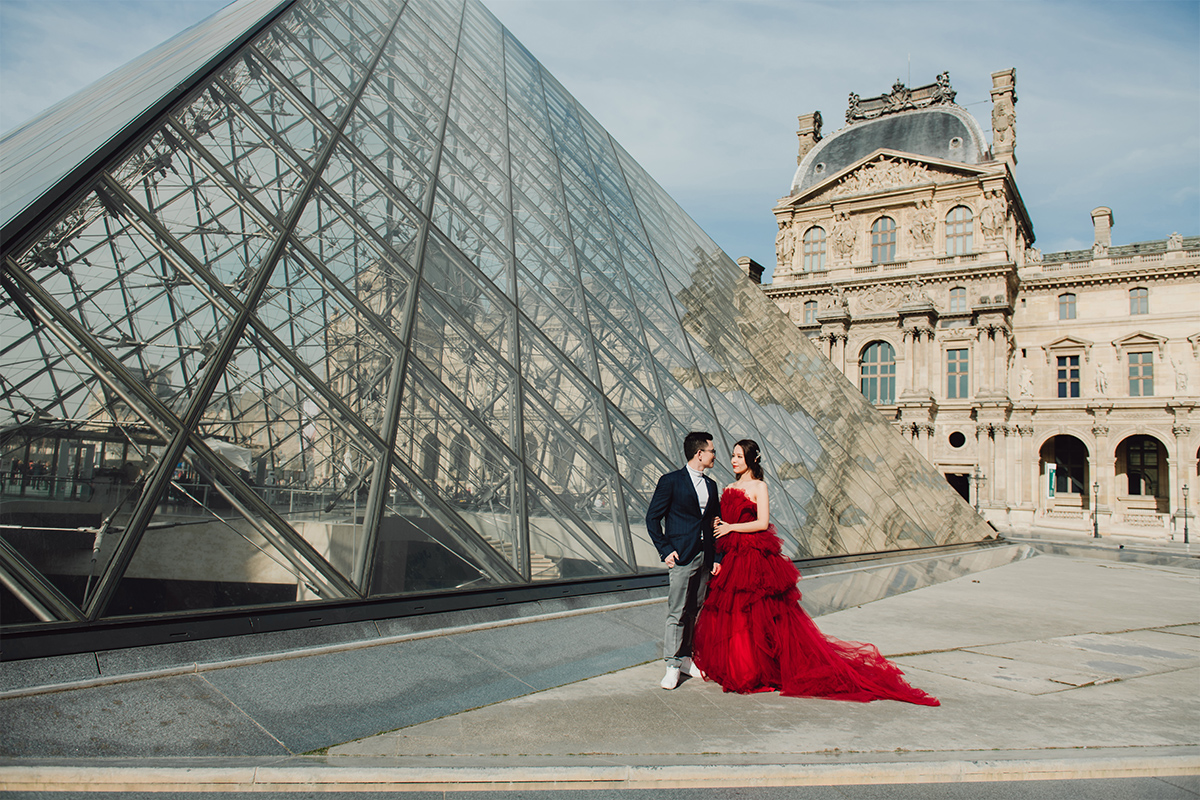 Romance in Paris: Pre-Wedding Photoshoot at Iconic Landmarks | Eiffel Tower, Louvre, Arc de Triomphe, and More by Arnel on OneThreeOneFour 8