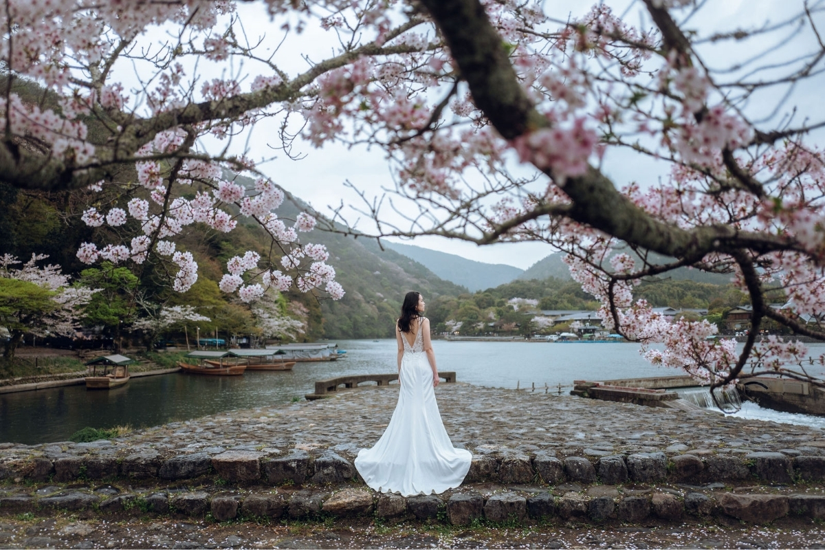 Kyoto Pre-Wedding Photoshoot with Shinnyodo Temple, Arashiyama by Kinosaki on OneThreeOneFour 27