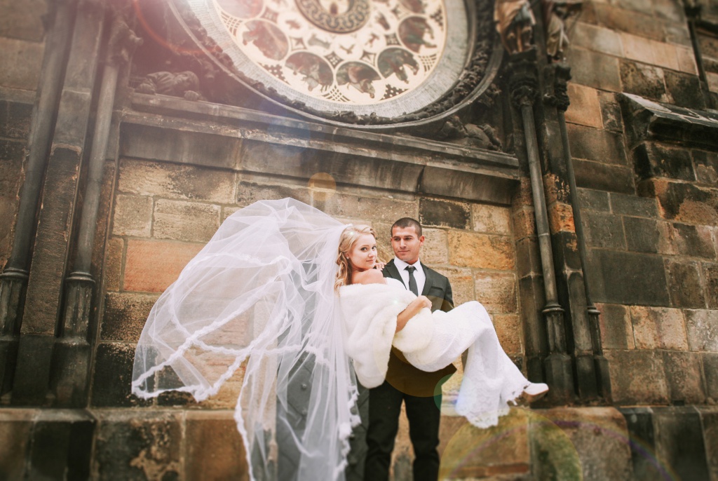 Prague Wedding Photoshoot in Autumn At Old Town Square, Charles Bridge And Astronomical Clock by Vickie  on OneThreeOneFour 26