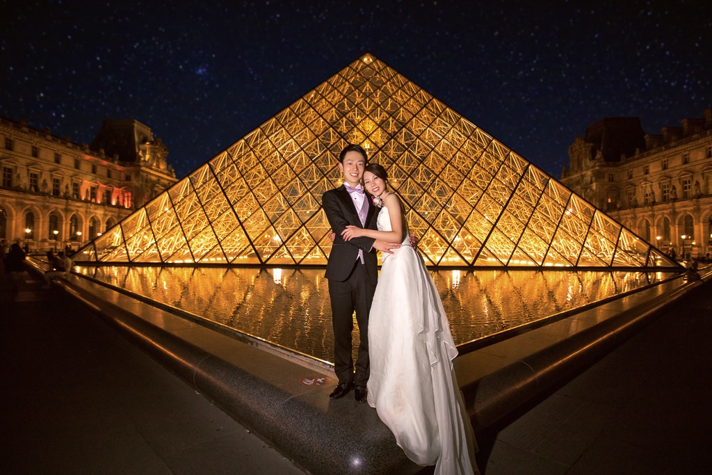 Night Shoot in Paris - Wedding Shoot at Louvre Museum, Bir Hakeim, Eiffel Tower by Yao on OneThreeOneFour 25