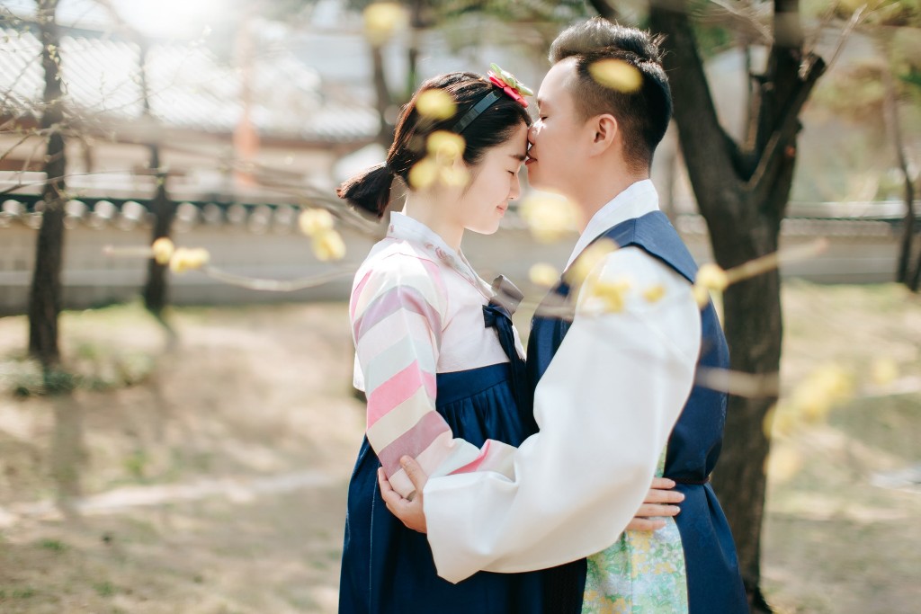 Korea Hanbok Pre-Wedding Photoshoot At Namsangol Hanok Village  by Jungyeol  on OneThreeOneFour 4