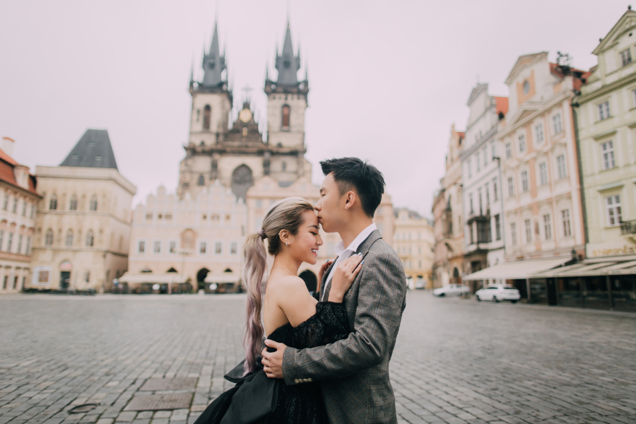 Naomi & Hann's Wedding Photoshoot in Prague by Nika on OneThreeOneFour 6