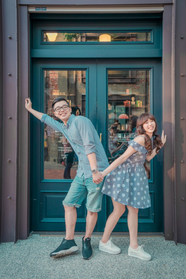 Taiwan Casual Couple Photoshoot At The Harbour And Shopping Street  by Star  on OneThreeOneFour 14