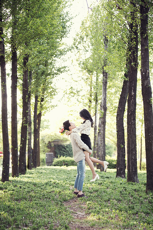 Korea Casual Couple Photoshoot At Seonyudo Park In Spring by Junghoon on OneThreeOneFour 13