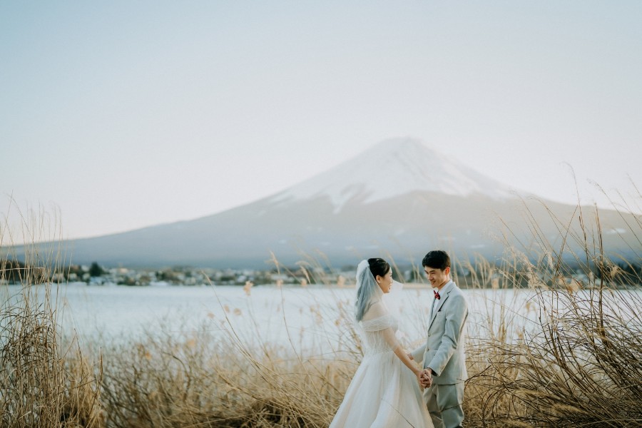 B&K: Pre-wedding with Mount Fuji in Tokyo by Ghita on OneThreeOneFour 30