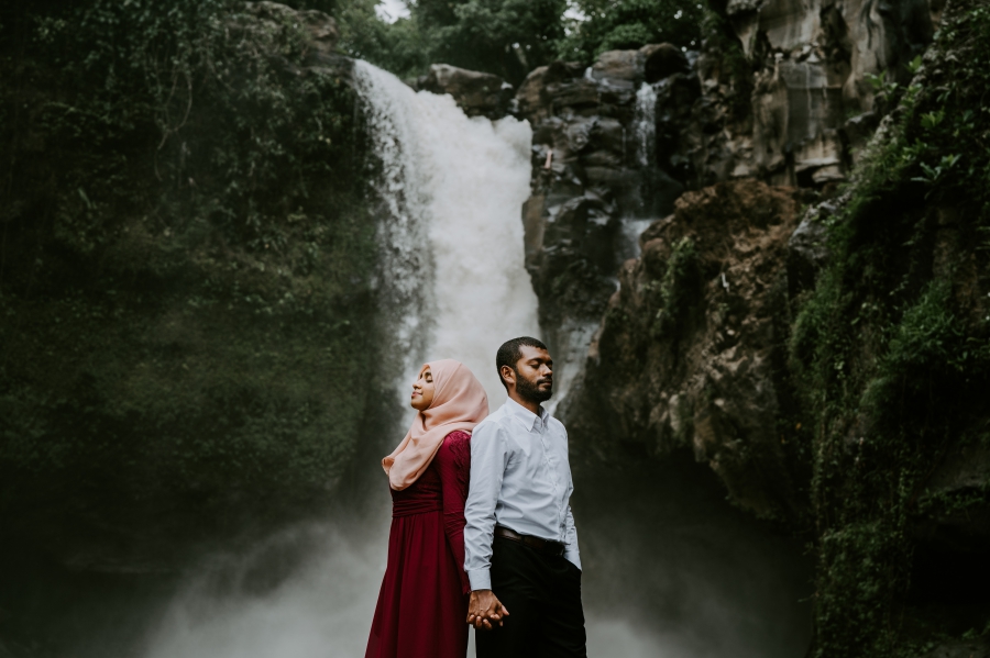 Bali Post-Wedding at Tegallalang Rice Terrace and Tegenungan Waterfall by Cahya on OneThreeOneFour 11