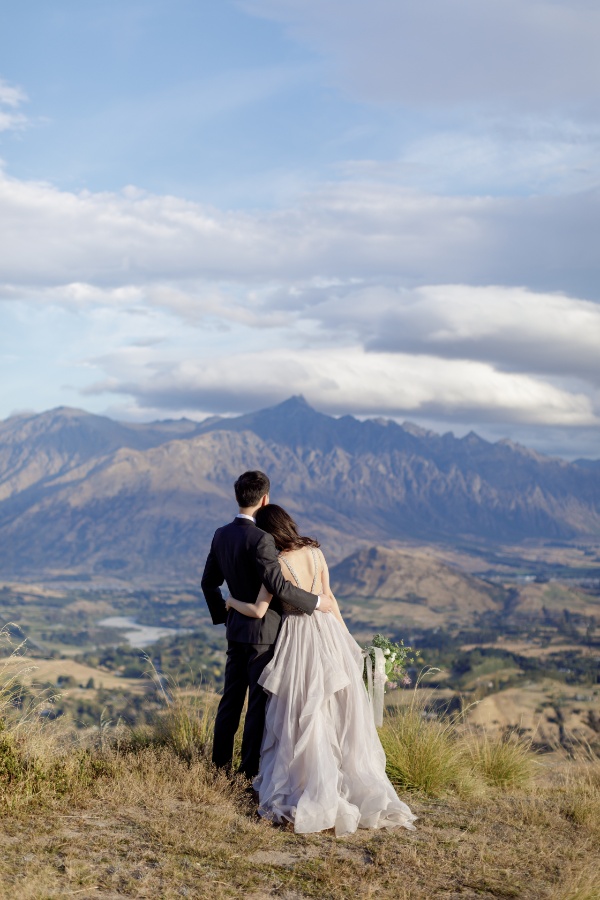 N&J: New Zealand Pre-wedding Photoshoot at Coromandel Peak and Lake Wanaka by Fei on OneThreeOneFour 20