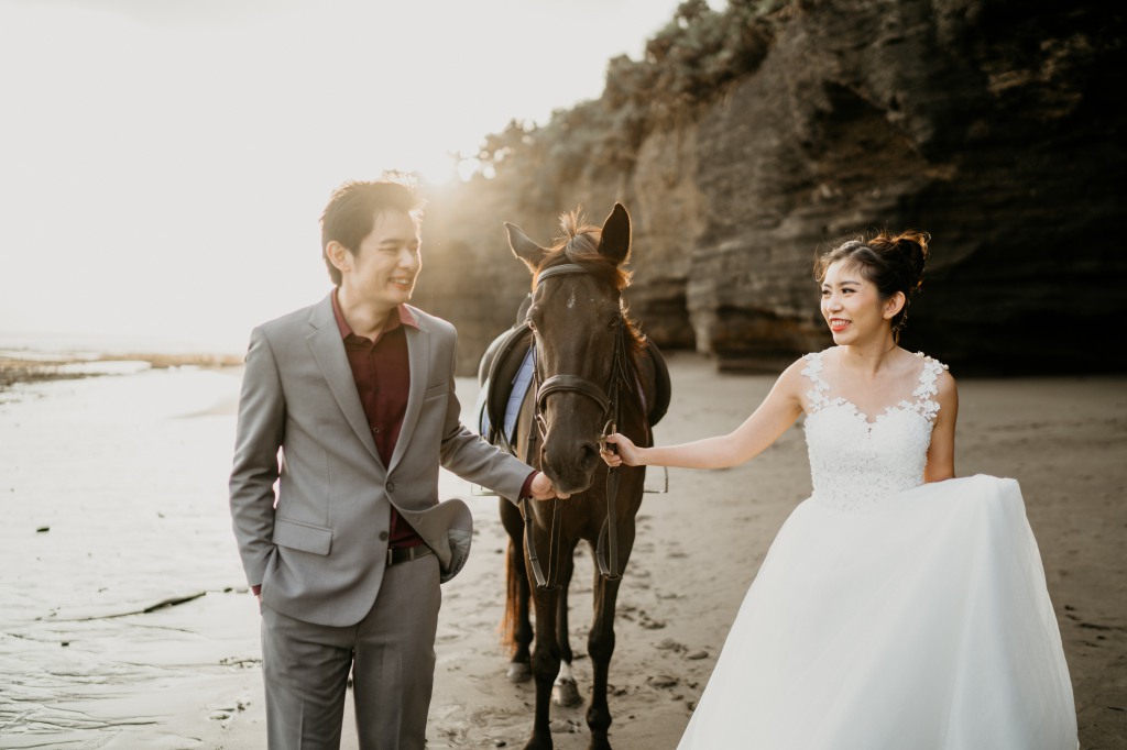 Bali Wedding Photographer: Pre-Wedding Photoshoot At Ubud Tibumana Waterfall And Nyanyi Beach With Horses by Dex on OneThreeOneFour 15
