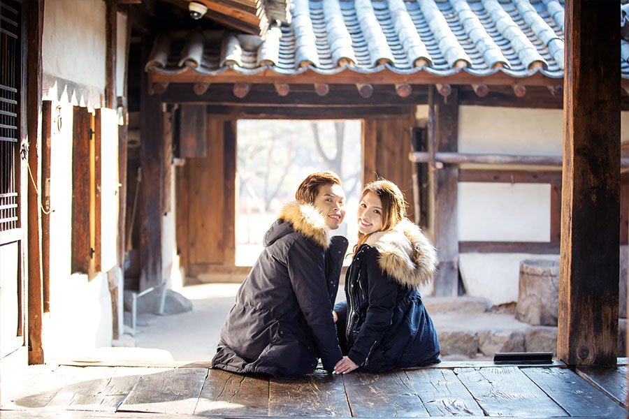 Korea Winter Casual Couple Photoshoot At National Folk Museum  by Junghoon on OneThreeOneFour 3
