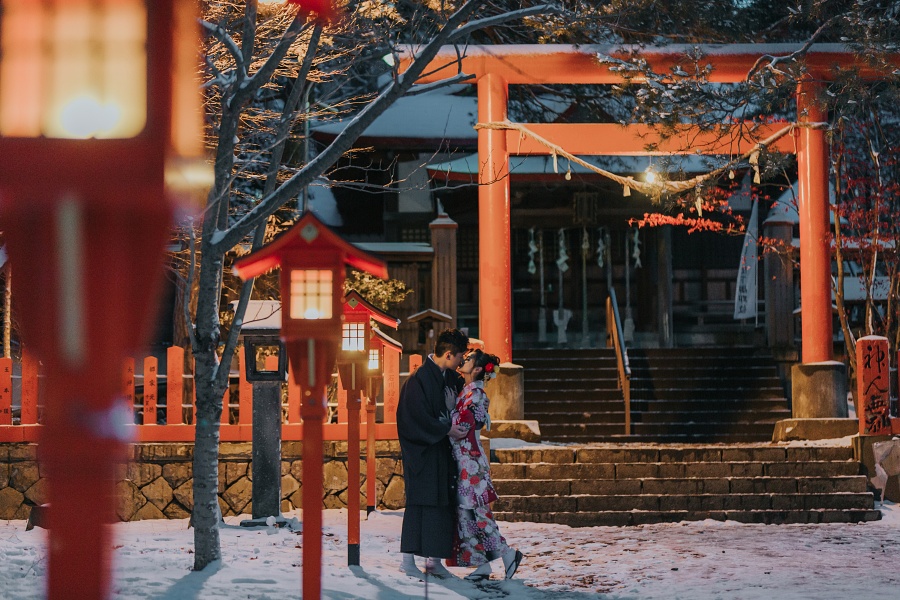 Japan Hokkaido Sapporo Fushimi Inari Shrine Winter Prewedding Photoshoot by Kuma on OneThreeOneFour 18
