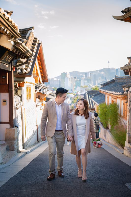 J&L: Malaysia Couple's Casual Photoshoot in Korea at Samcheong-dong by Junghoon on OneThreeOneFour 22