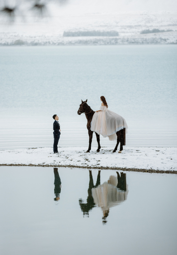 2-Day New Zealand Winter Fairytale Themed Pre-Wedding Photoshoot with Horse and Glaciers and Snow Mountains