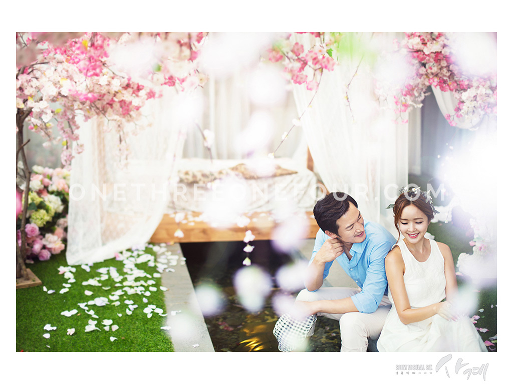 Korean Wedding Photos: Garden & Cafe by SUM Studio on OneThreeOneFour 18
