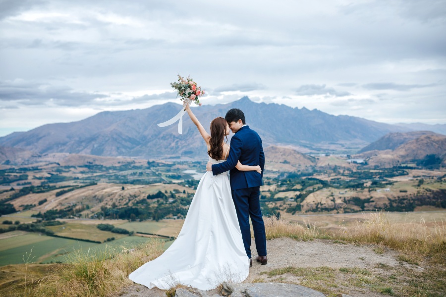 J&W: New Zealand Pre-wedding Photoshoot on Panoramic Hilltop by Fei on OneThreeOneFour 17