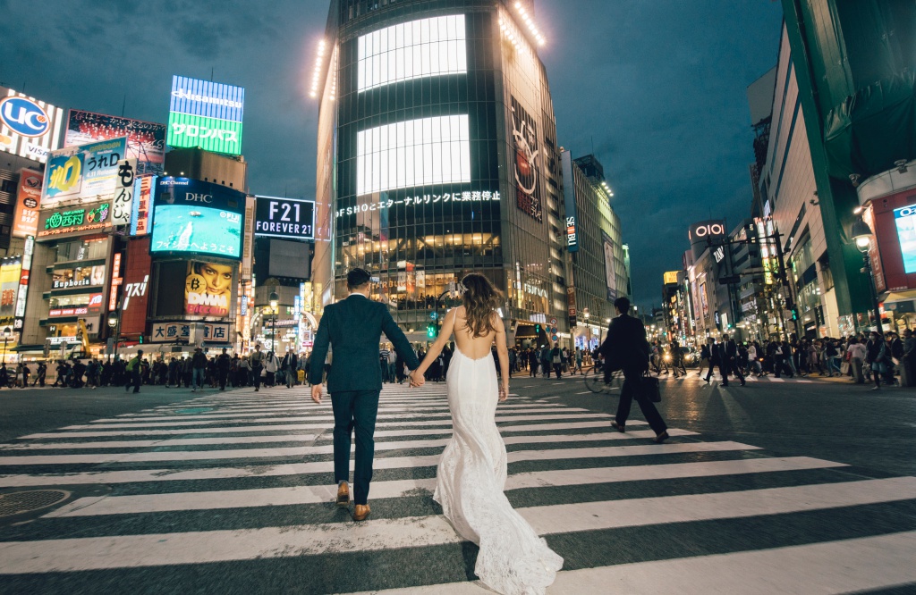 日本東京婚紗拍攝地點 - 涩谷站前十字路口 by Lenham  on OneThreeOneFour 10