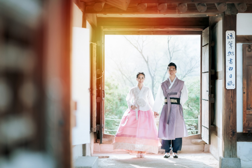 Korea Hanbok Pre-Wedding Photoshoot At Namsangol Hanok Village  by Jungyeol  on OneThreeOneFour 16