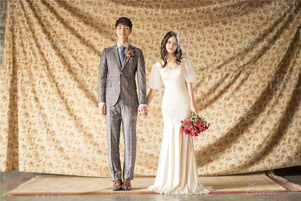 Korean Studio Pre-Wedding Photography: Classic & Vintage by Gaeul Studio on OneThreeOneFour 2
