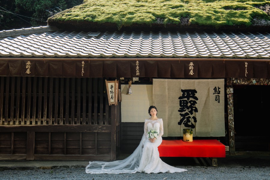 Japan Kyoto Pre-Wedding Photoshoot At Nara Deer Park, Fushimi Inari Shrine, Osaka Castle, Shinsekai and Shinsaibashi by Kinosaki  on OneThreeOneFour 8