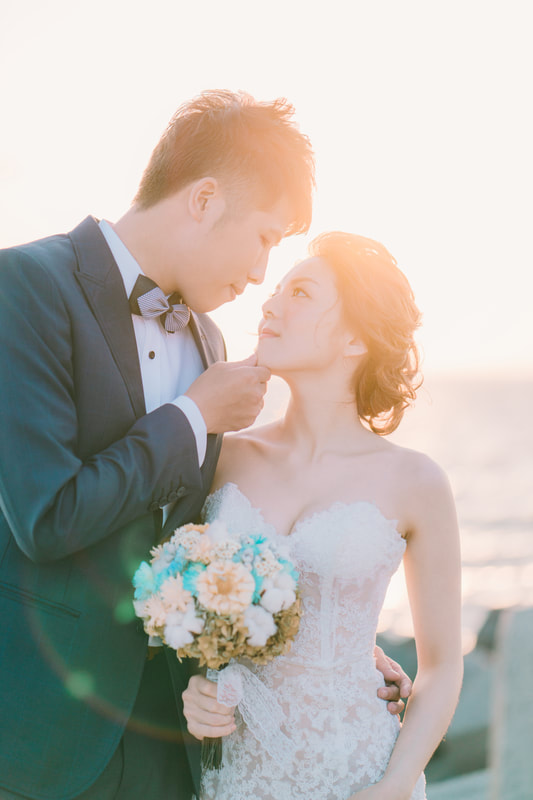 Taiwan Pre-Wedding Photoshoot At The Beach And Shopping Street  by Star  on OneThreeOneFour 22
