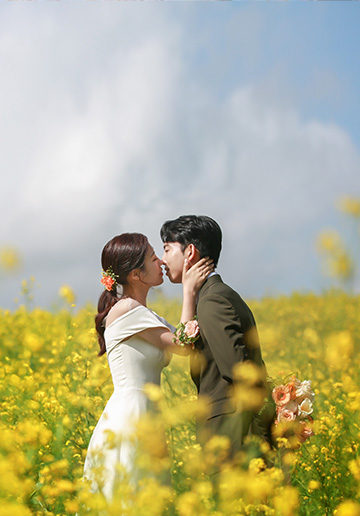 Enchanting Spring Pre-Wedding Photoshoot at Jeju Island
