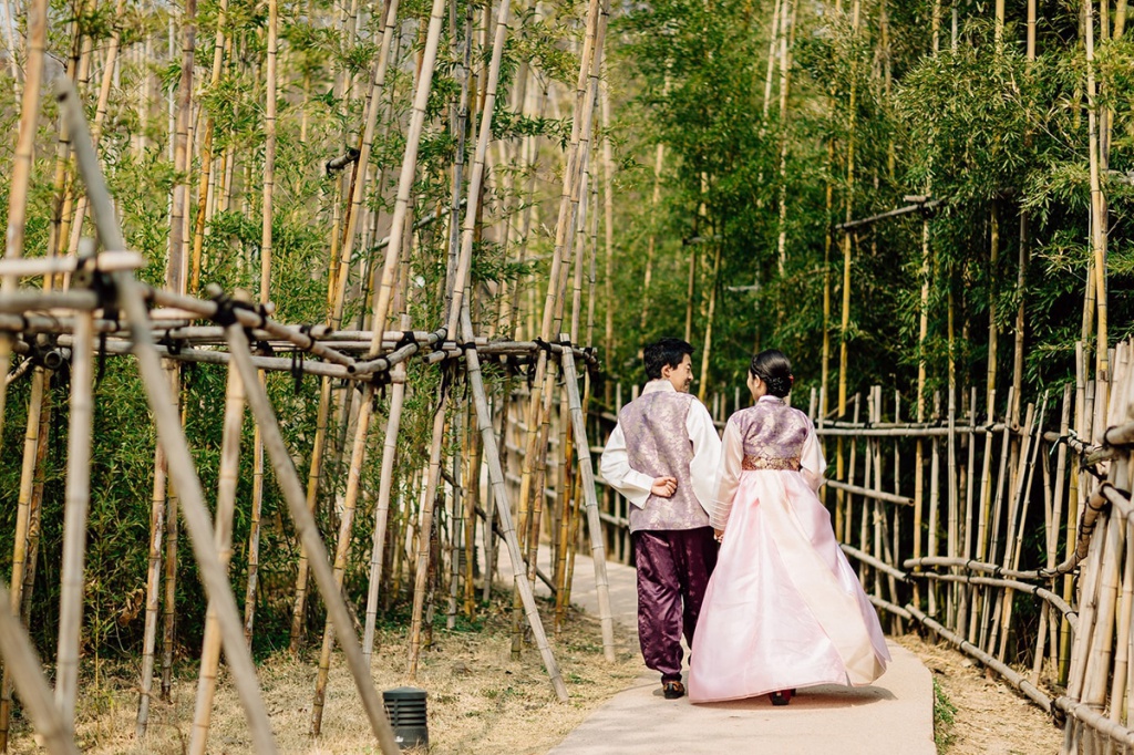 Korea Hanbok Pre-Wedding Photoshoot At Dream Forest by Jungyeol on OneThreeOneFour 6