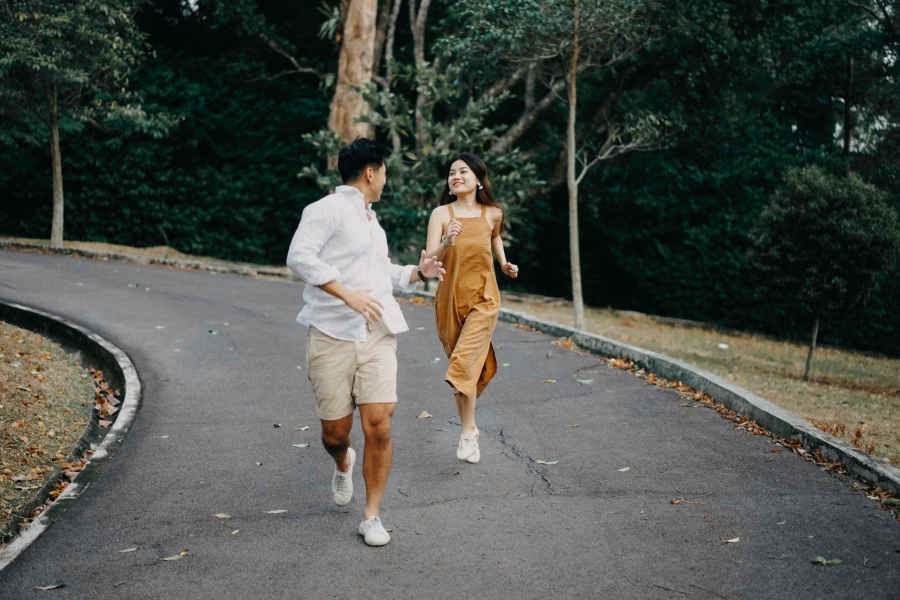 Singapore Pre-Wedding Photoshoot At Lower Peirce Reservoir With Puppies by Charles on OneThreeOneFour 9