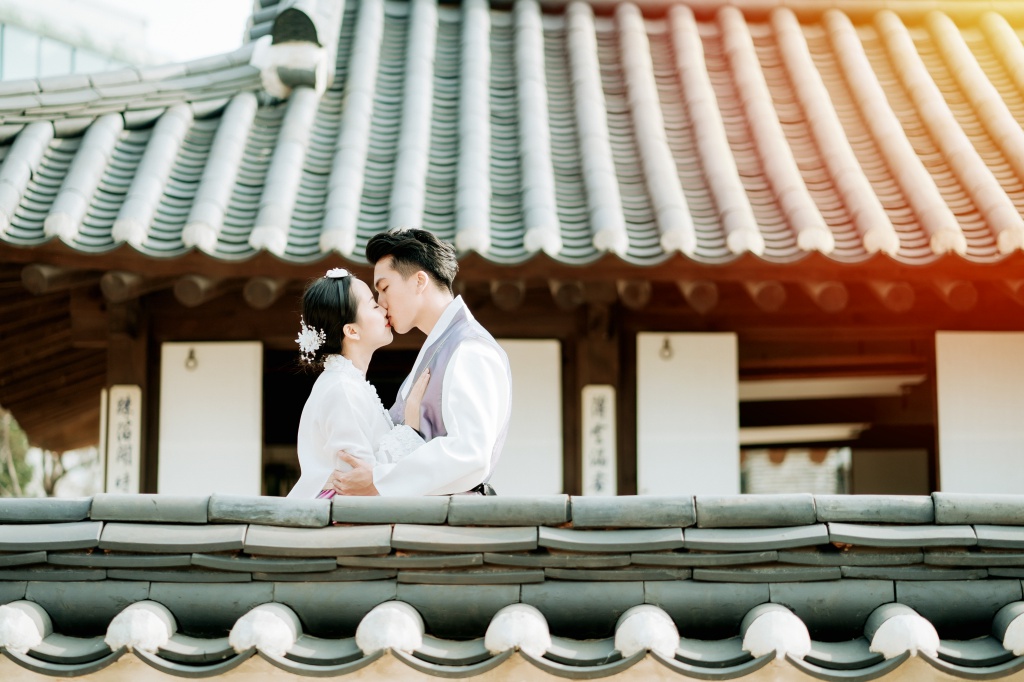 Korea Hanbok Pre-Wedding Photoshoot At Namsangol Hanok Village  by Jungyeol  on OneThreeOneFour 10