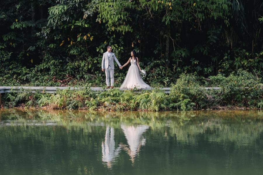 Singapore Prewedding Photoshoot At MacRitchie Reservoir And Marina Bay Sands Night Shoot  by Cheng on OneThreeOneFour 8