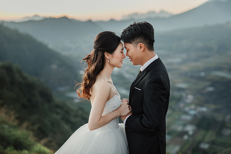 Pre-wedding photoshoot bali mount batur