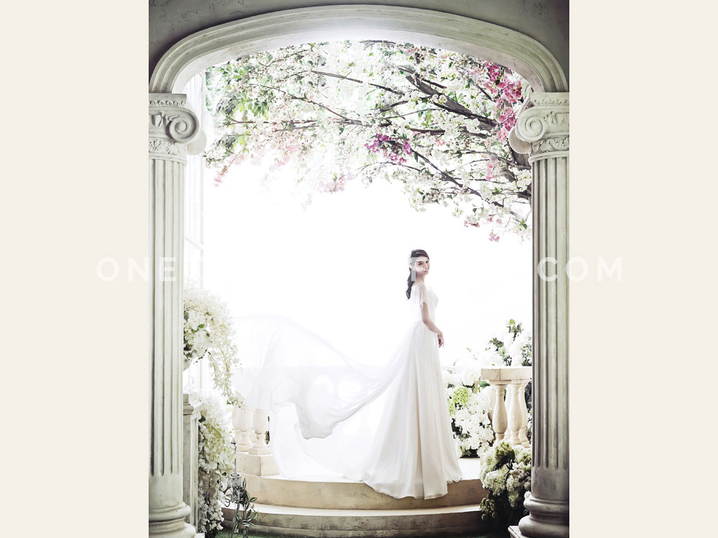 Floral | Korean Pre-wedding Photography by Pium Studio on OneThreeOneFour 4