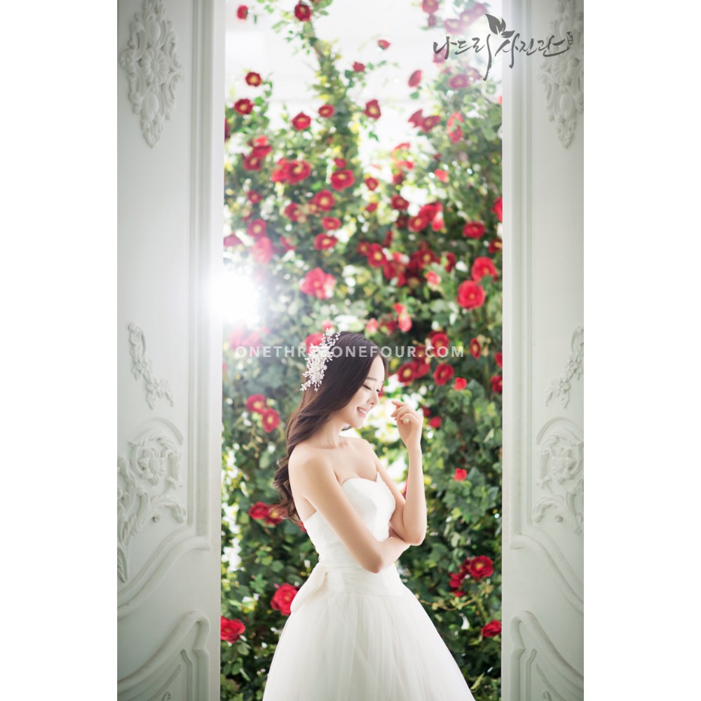 Korean Studio Pre-Wedding Photography: Studio by Nadri Studio on OneThreeOneFour 5