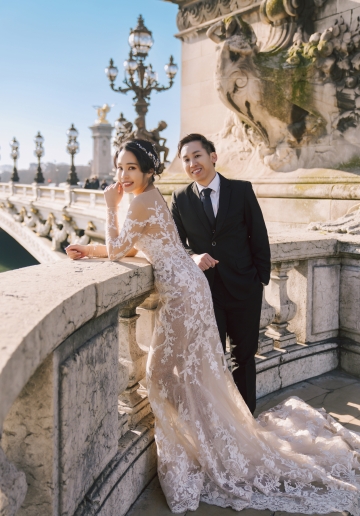 Elegance in Every Frame: Victoria & Eugene's Parisian Engagement Photoshoot