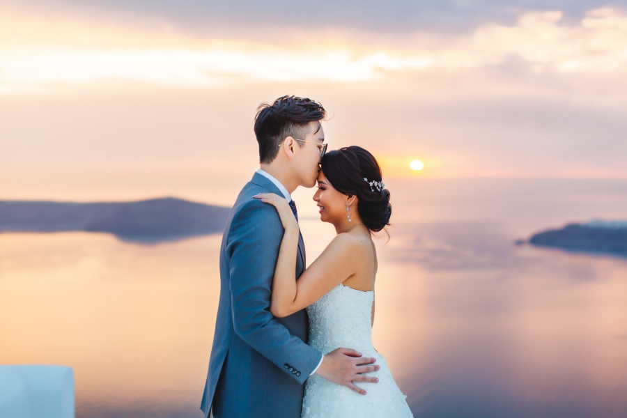 Santorini Pre-Wedding Photographer: Engagement Photoshoot In Oia During Sunset by Nabi on OneThreeOneFour 16