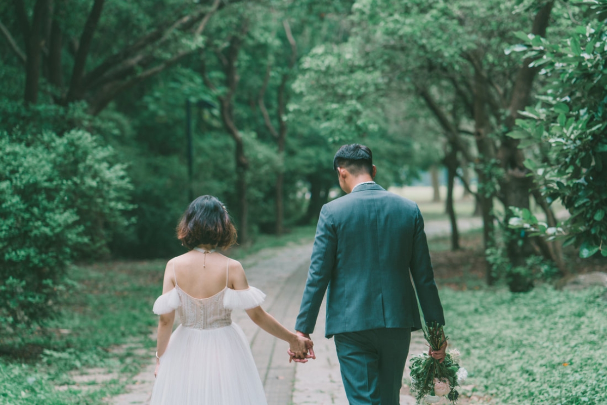 Taiwan Pre-Wedding Photoshoot Abandoned Estate Blue House Gardens by  on OneThreeOneFour 39