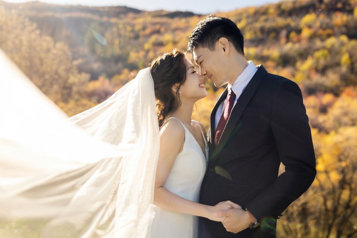 New Zealand Autumn Golden Foliage Peak Pebbled Lake Pre-Wedding Photoshoot  by Fei on OneThreeOneFour 2