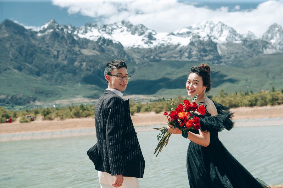 Yunnan Outdoor Pre-Wedding Photoshoot At Lijiang by Cao on OneThreeOneFour 2