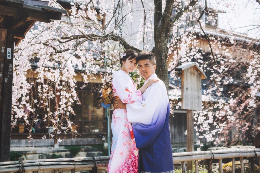 Japan Kyoto Kimono Photoshoot At Gion District During Cherry Blossom Season  by Shu Hao  on OneThreeOneFour 12