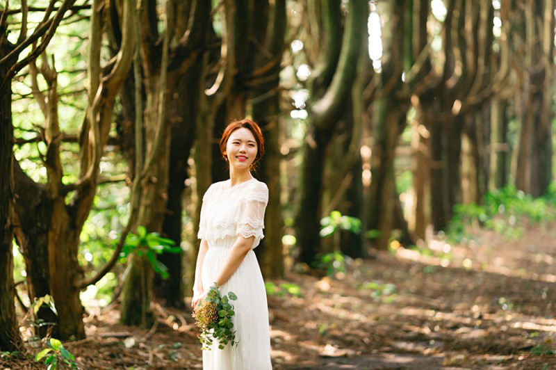 Korea Outdoor Pre-Wedding Photoshoot At Jeju Island with Buckwheat Flowers  by Gamsung   on OneThreeOneFour 17