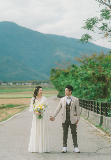 Taiwan Pre-Wedding Photoshoot Countryside Field Beach 