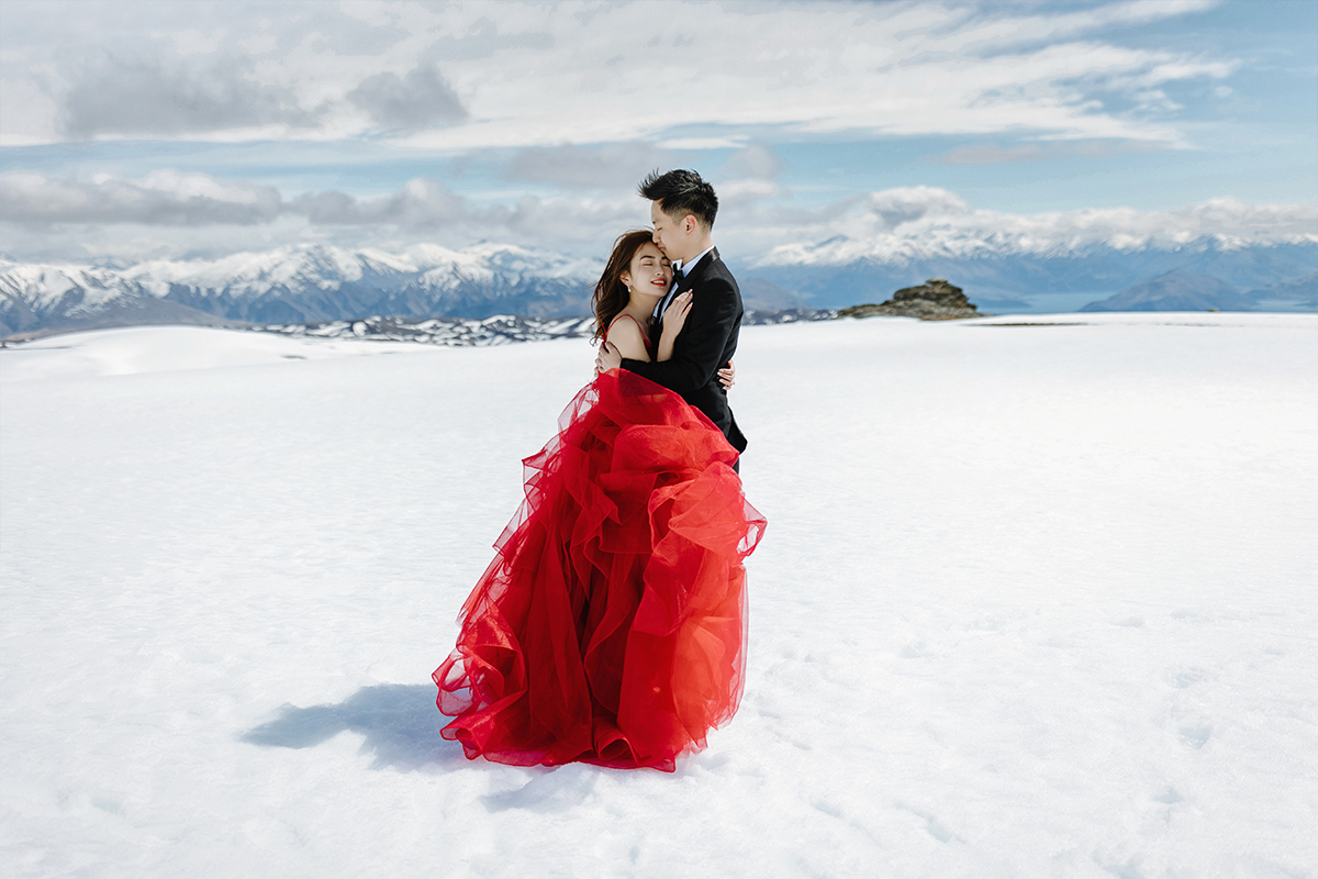 2-Day New Zealand Winter Fairytale Themed Pre-Wedding Photoshoot with Horse and Glaciers and Snow Mountains by Fei on OneThreeOneFour 6