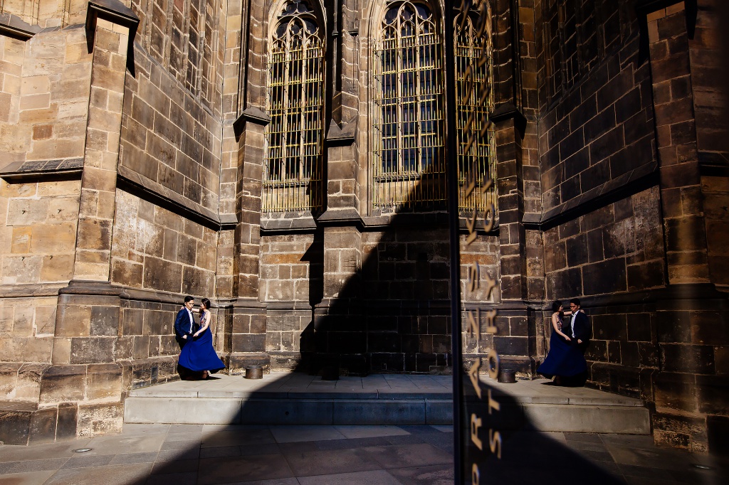 Pre-Wedding Photo in Prague At St. Vitus Cathedral And Mala Strana  by Jenny on OneThreeOneFour 23