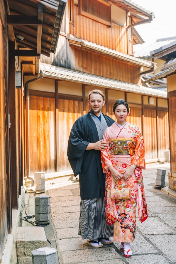 Kyoto Kimono Prewedding Photoshoot Higashiyama District Japan by Shu Hao on OneThreeOneFour 12