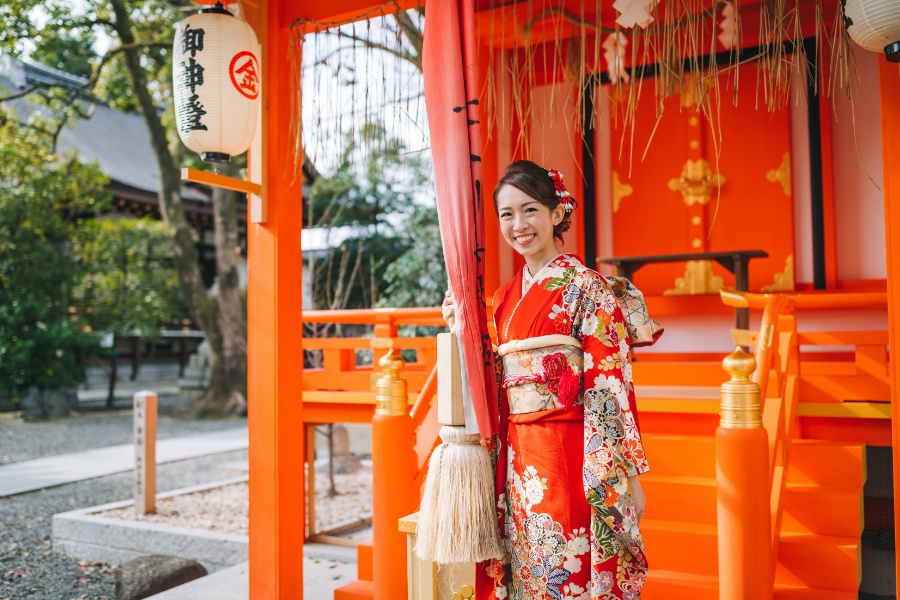 Japan Kyoto Autumn Higashiyama Kimono Prewedding Photoshoot by Shu Hao on OneThreeOneFour 54